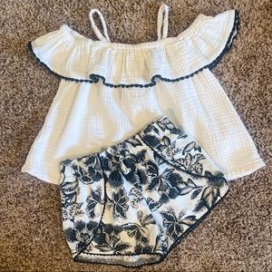 Old Navy Cream & Black Cold Shoulder Ruffle Top and Floral Shorts Set